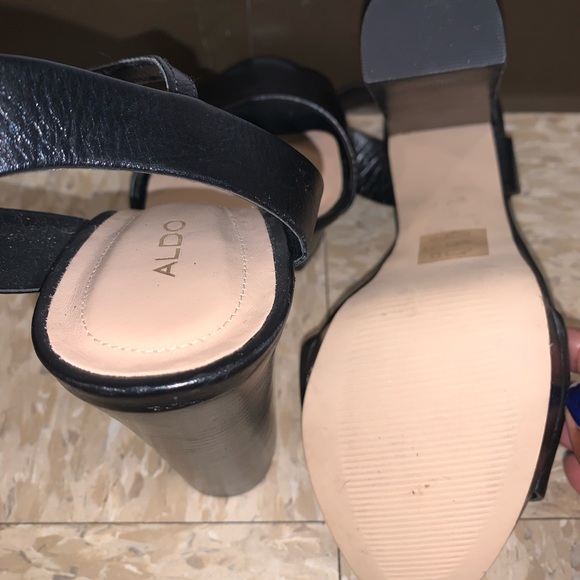 Also heels - Picture 4 of 5